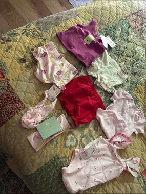 Lot of Baby Girl 6 Month clothing-Mostly New-Read the List